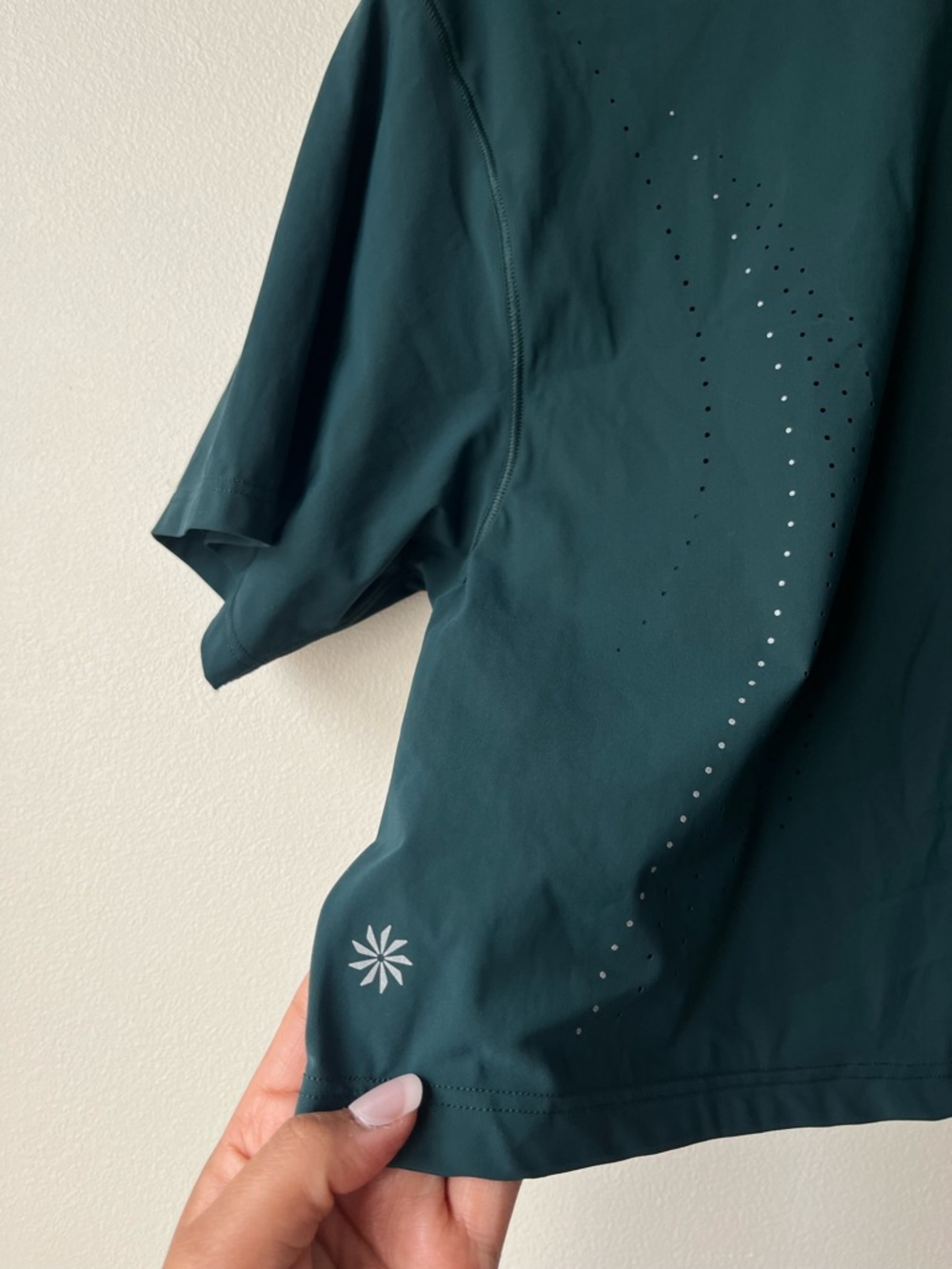 ATHLETA Ultimate Lasercut Crop Tee Pine - Picture 8 of 10